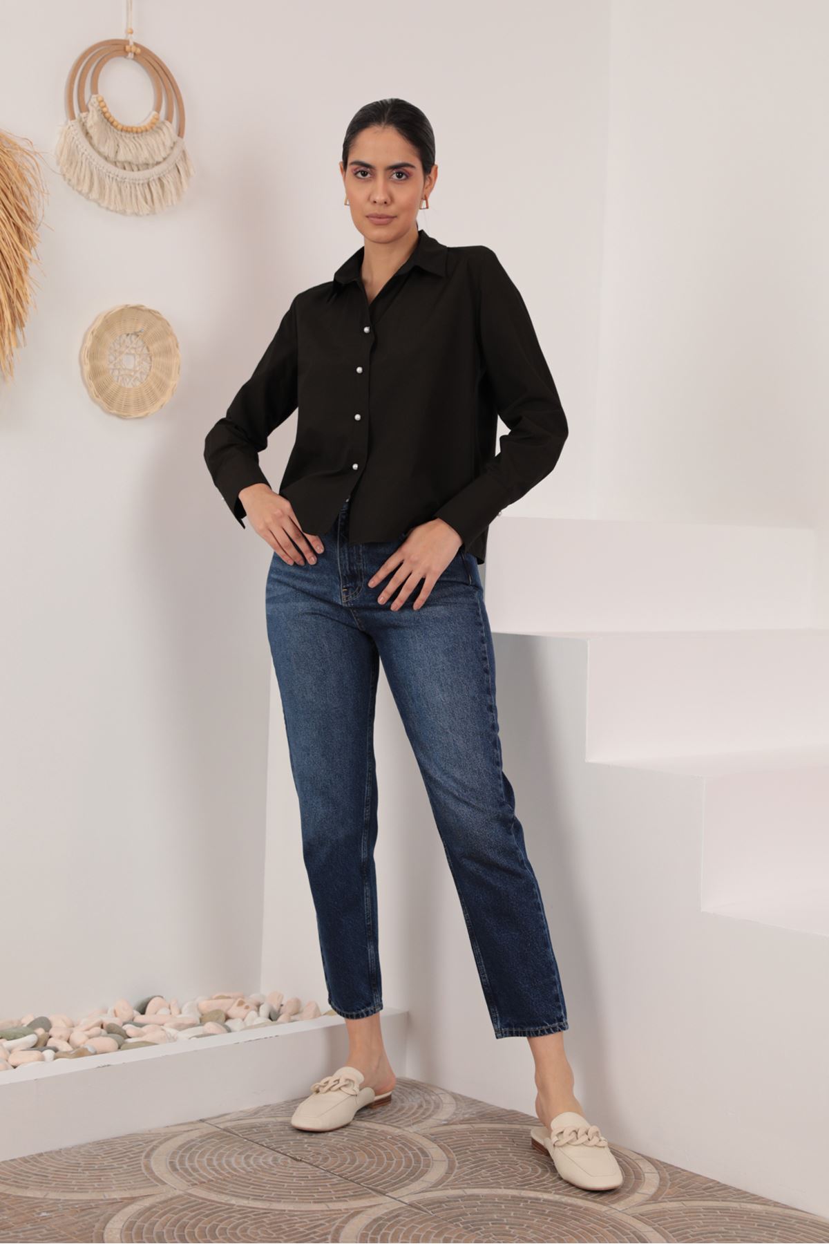 Soft Kumaş Crop Kadın İnci Düğme Detay Gömlek-Acı Kahve resmi