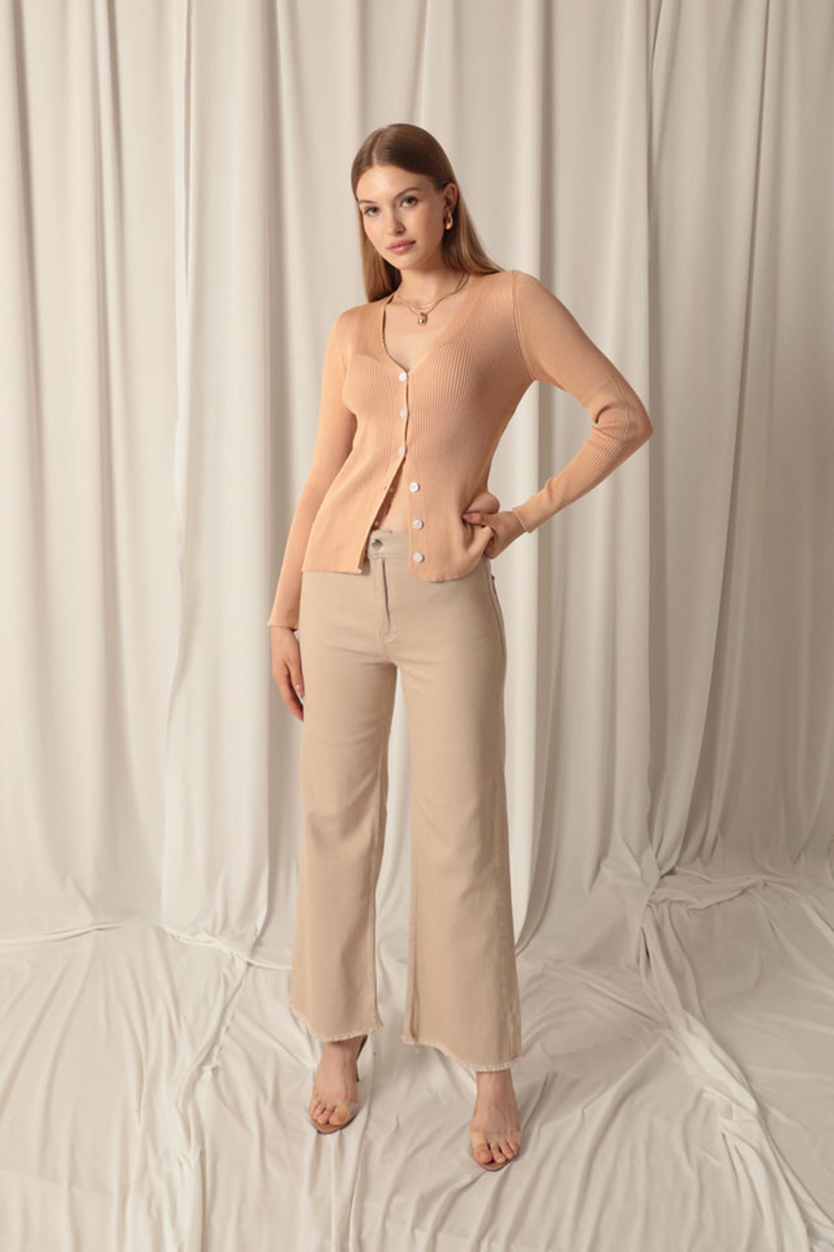 Denim Kumaş Paçası Püsküllü Salaş Kadın Bej Pantolon resmi