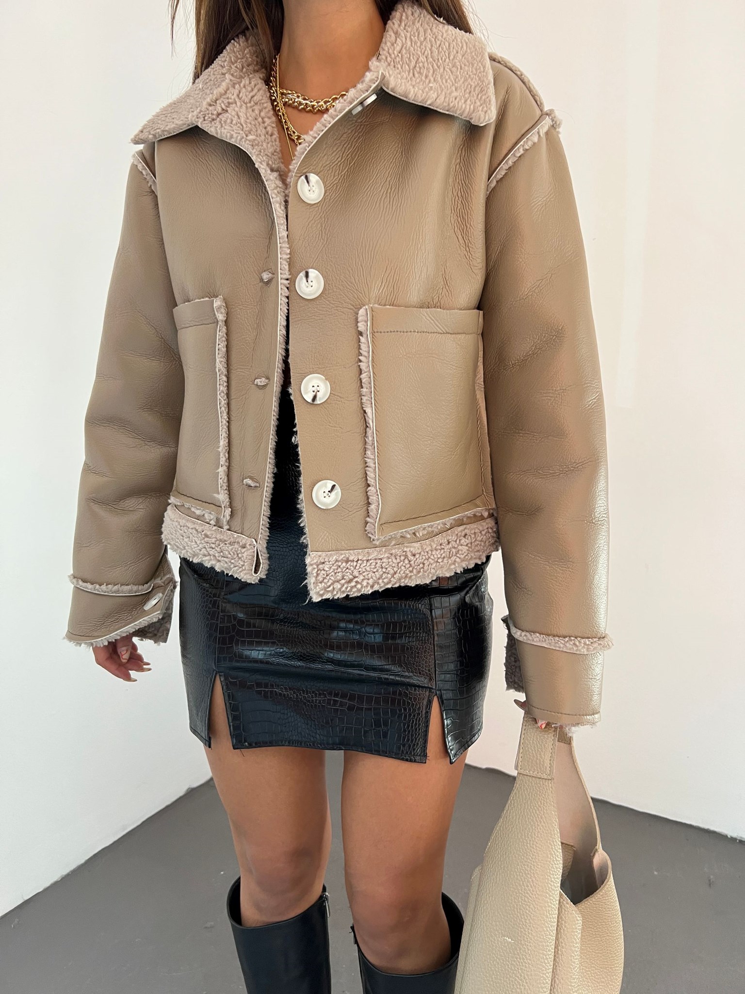 Çift Cepli Kürk Detaylı Suni Deri Ceket resmi