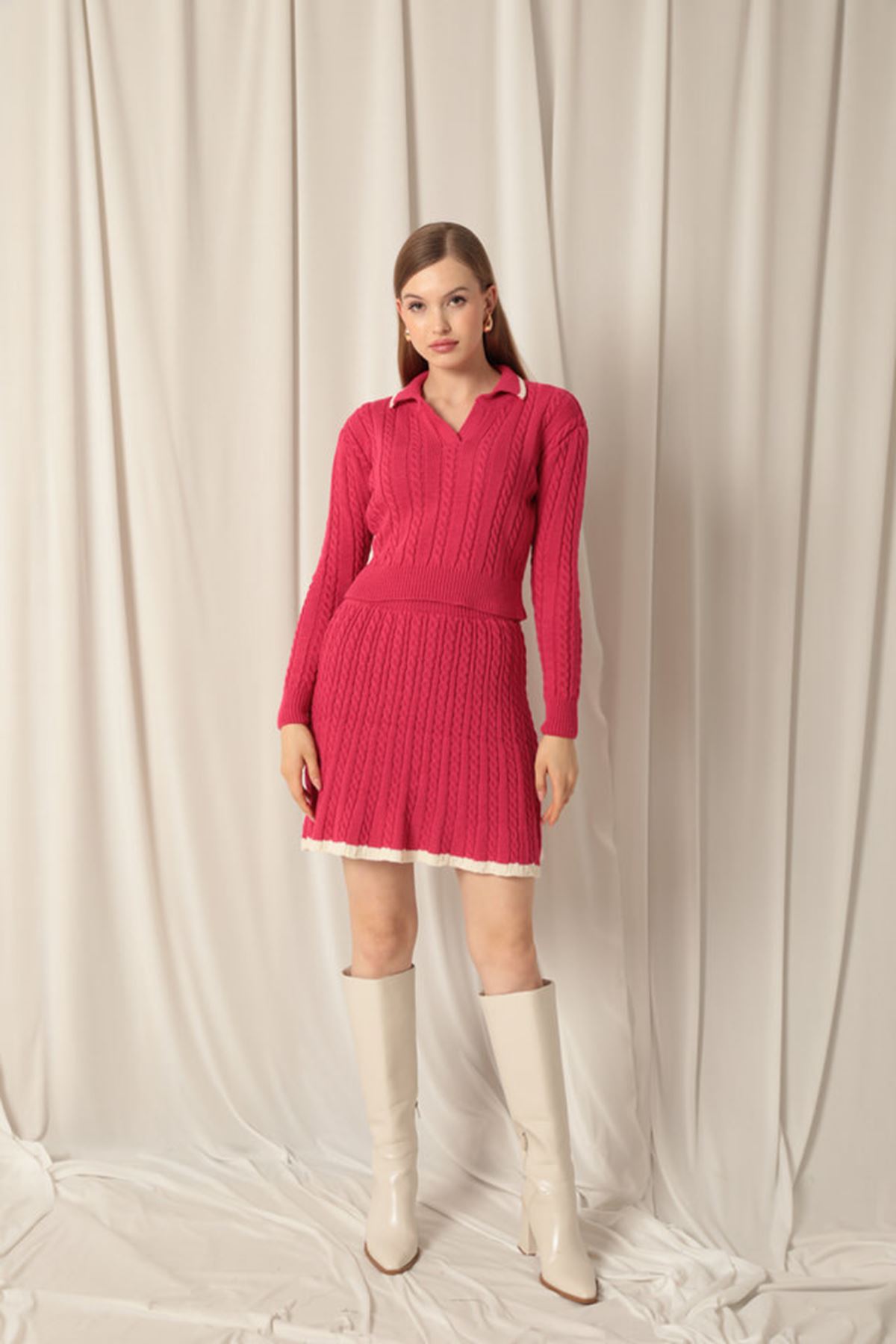 Triko Kumaş Yakalı Saç Örgülü Desen Fuşya Etek Takım resmi