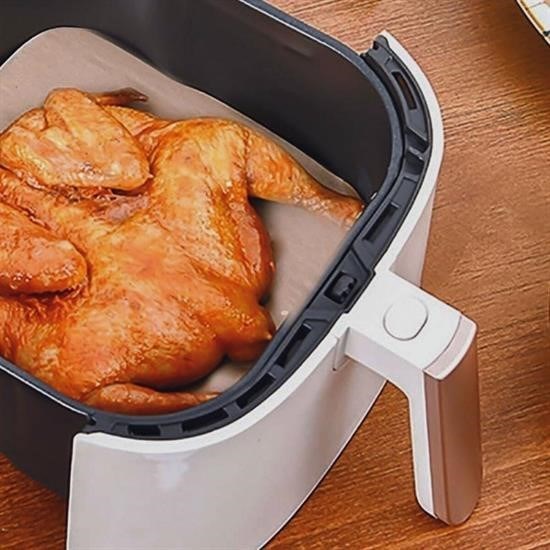 50 Adet Air Fryer Pişirme Kağıdı Tek Kullanımlık Yağ Su Geçirmez Yapışmaz Deliksiz Düz Kare Model resmi
