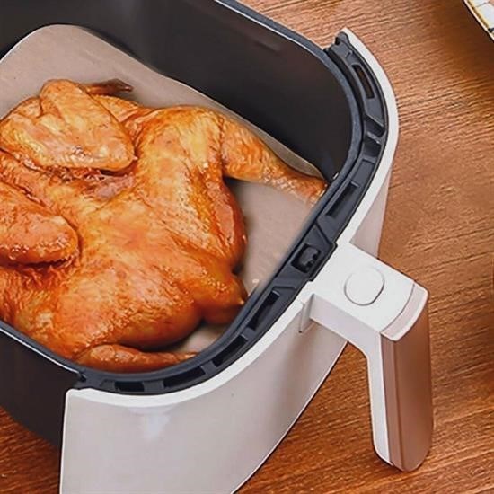 100 Adet Air Fryer Pişirme Kağıdı Tek Kullanımlık Yağ Su Geçirmez Yapışmaz Deliksiz Düz Kare Model resmi