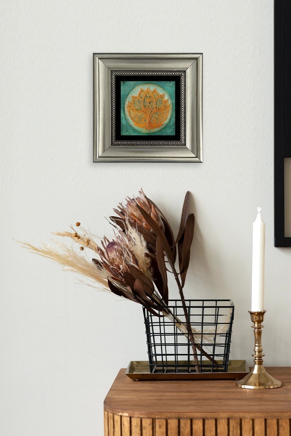 Lotus Çiçeği Çerçeveli Taş Tablo resmi