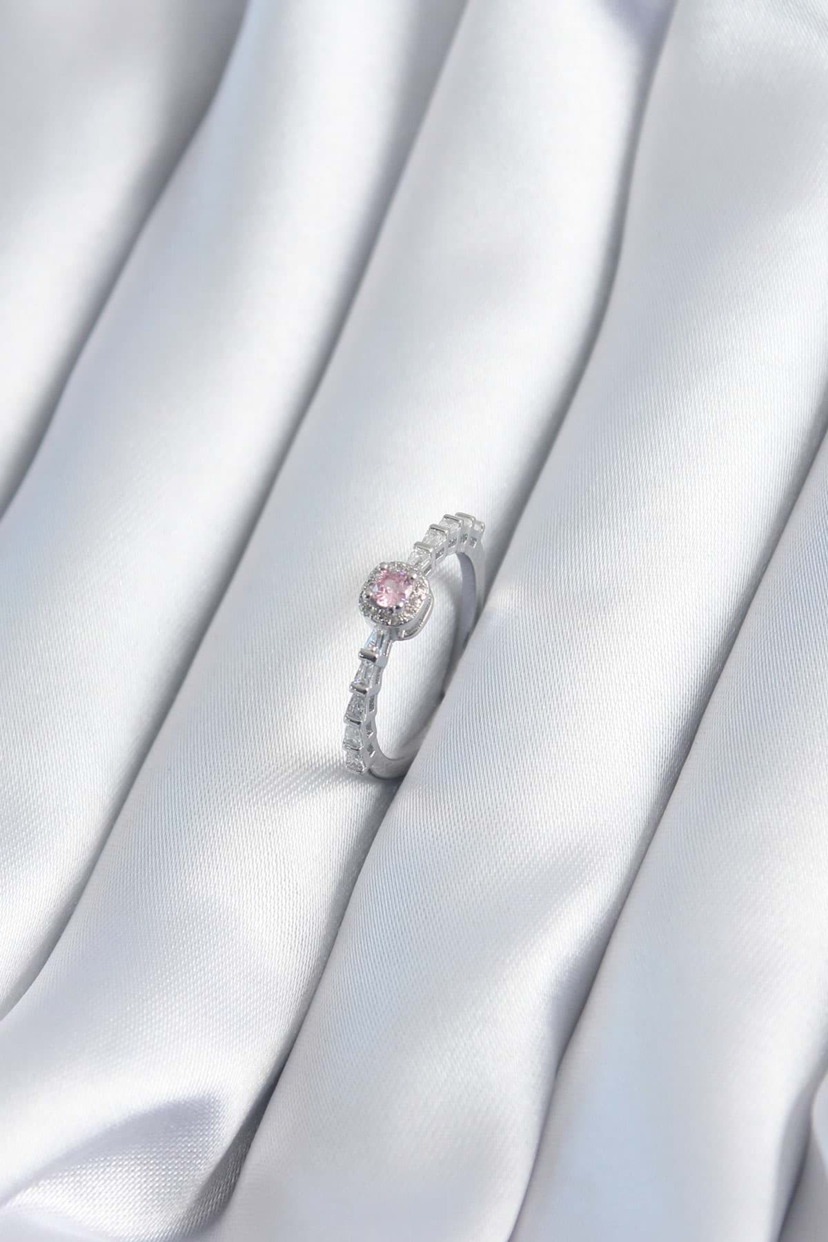 Pirinç Gümüş Renk Zirkon Taşlı Kadın Yüzük - TJ-BYK2893 resmi