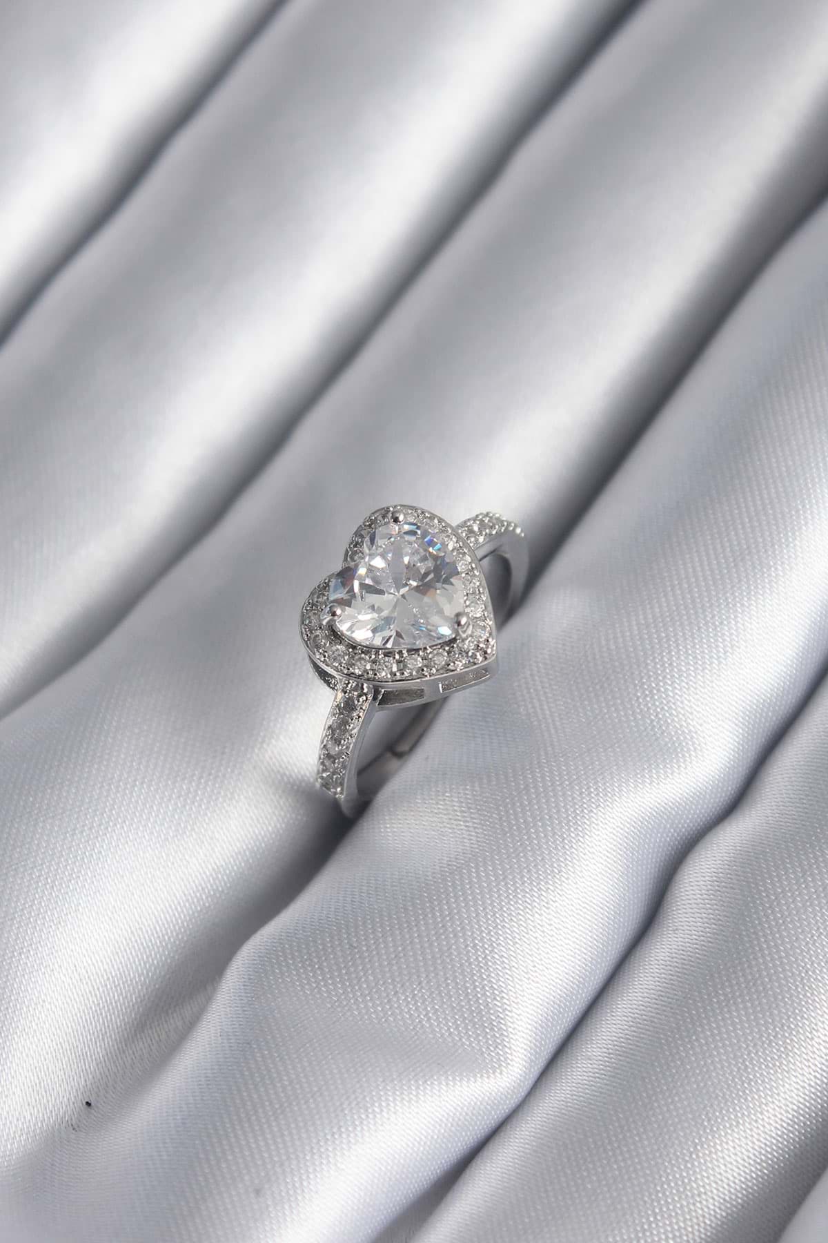 Pirinç Gümüş Renk Zirkon Taş Kalp Charm Model Kadın Yüzük - TJ-BYK2952 resmi