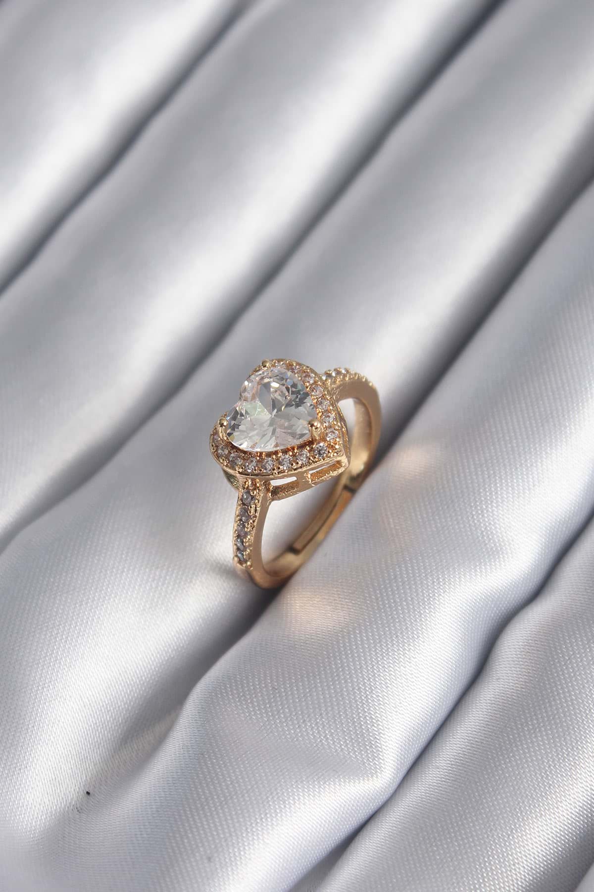 Pirinç Gold Renk Zirkon Taşlı Kalp Charm Model Kadın Yüzük - TJ-BYK2953 resmi